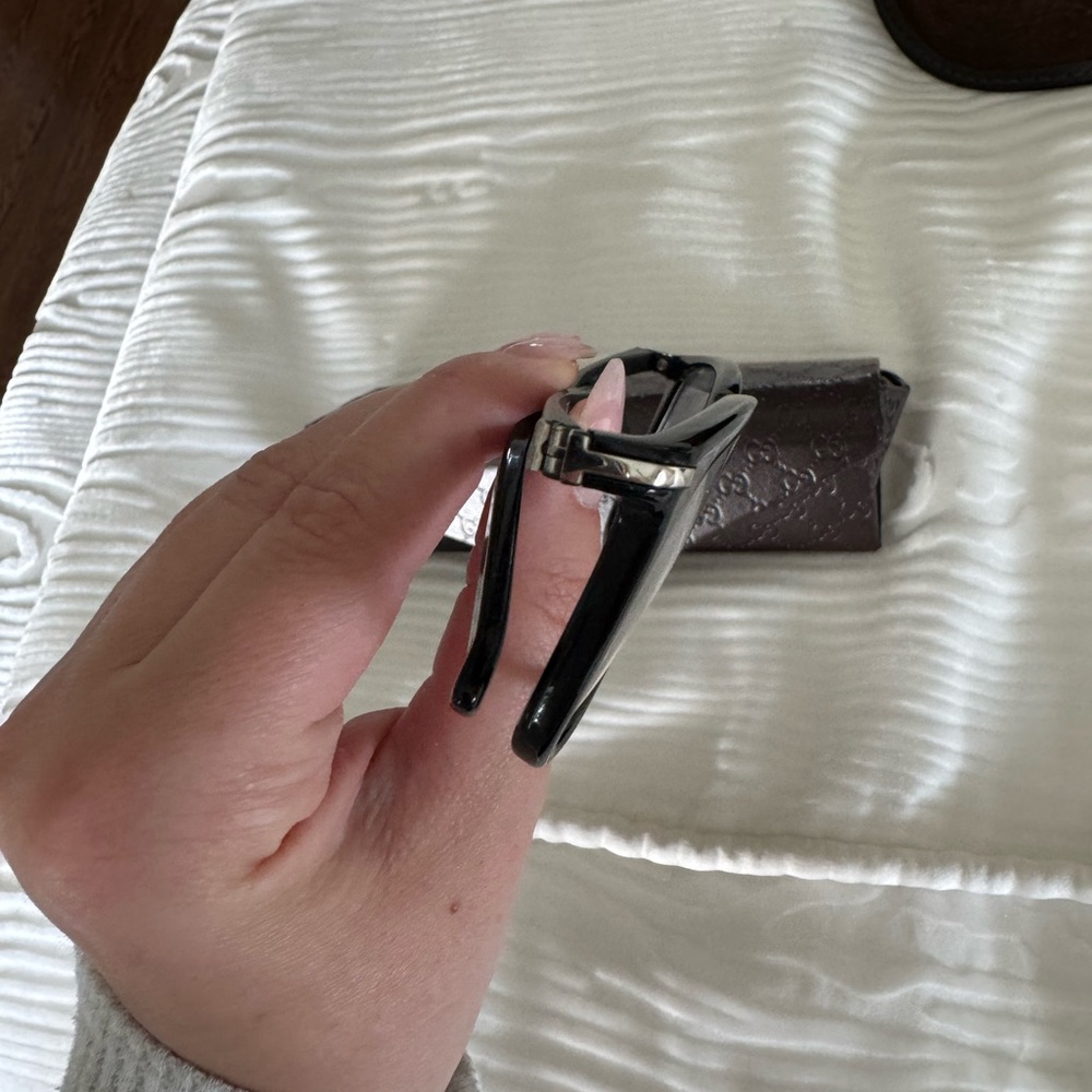 Gucci Black Eyewear with Brown Case - Picture 2 of 4